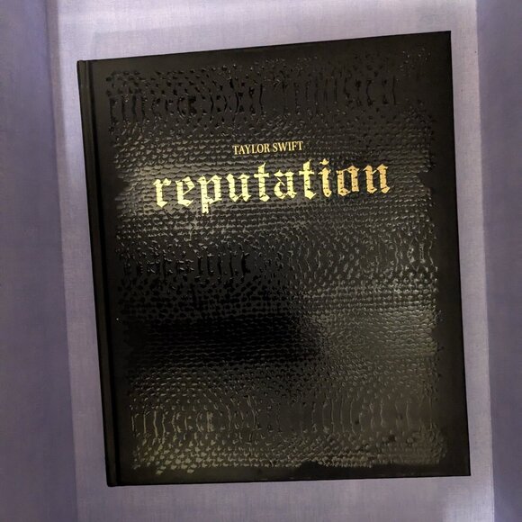 Taylor Swift Reputation VIP Book - Picture 1 of 1